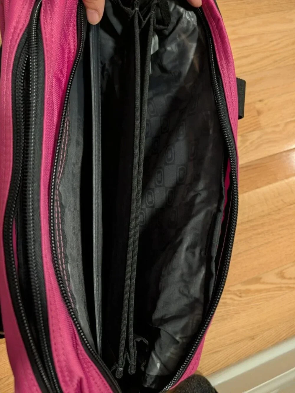 Ogio Laptop Messenger Bag 03057 w/ Shoulder Strap - up to 17